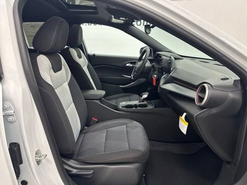 New 2026 Chevrolet Trax RS w/ Sunroof Package FWD image 28