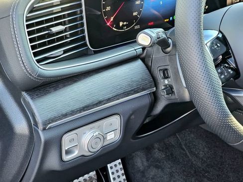 New 2026 Mercedes-Benz GLS 450 4MATIC image 16