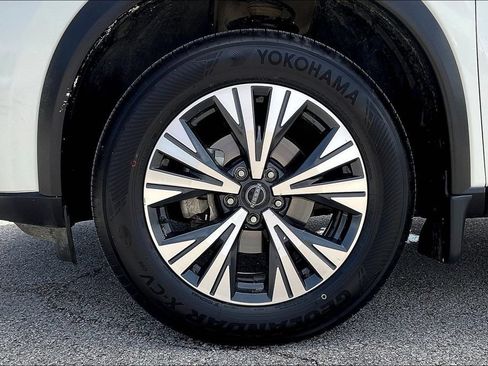 Used 2022 Nissan Rogue SV FWD image 31