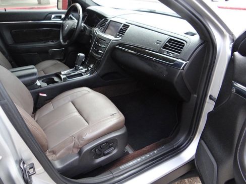 Used 2013 Lincoln MKS AWD image 22