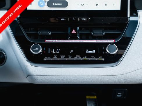 Certified 2026 Toyota Corolla SE w/ SE Premium Package FWD image 21