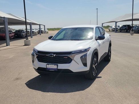 New 2026 Chevrolet Trax RS w/ Driver Confidence Package FWD image 4
