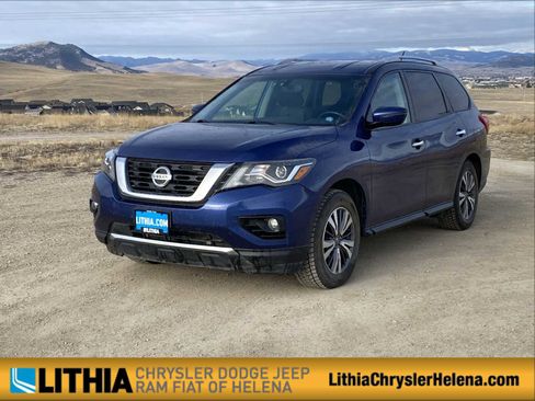Used 2017 Nissan Pathfinder SV image 1