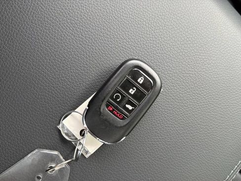 Used 2023 Honda Pilot Elite image 25