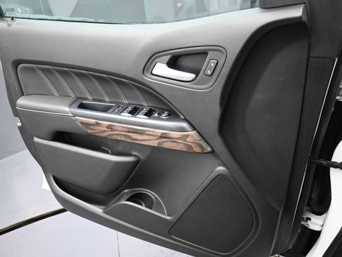 Used 2021 GMC Canyon Denali image 11