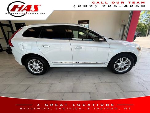 Used 2017 Volvo XC60 T6 Dynamic w/ Preferred Option Package AWD/4WD image 7