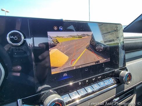 New 2026 Chevrolet Colorado Trail Boss AWD/4WD image 16