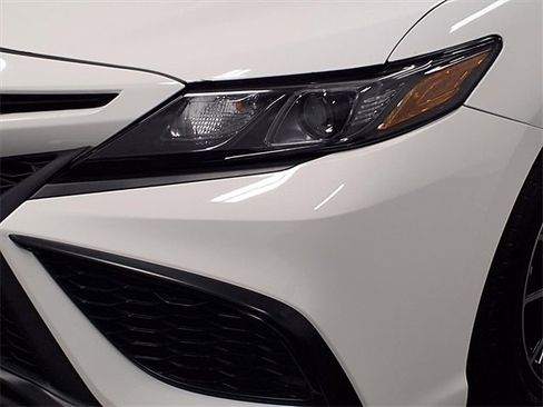 Used 2024 Toyota Camry SE image 28