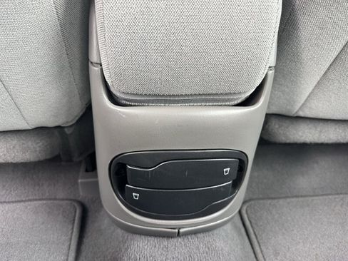 Used 2005 Ford Taurus SE FWD image 23