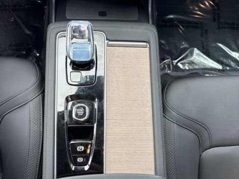 Used 2025 Volvo XC90 B6 Plus AWD/4WD image 23