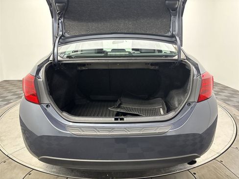 Used 2017 Toyota Corolla XSE image 21