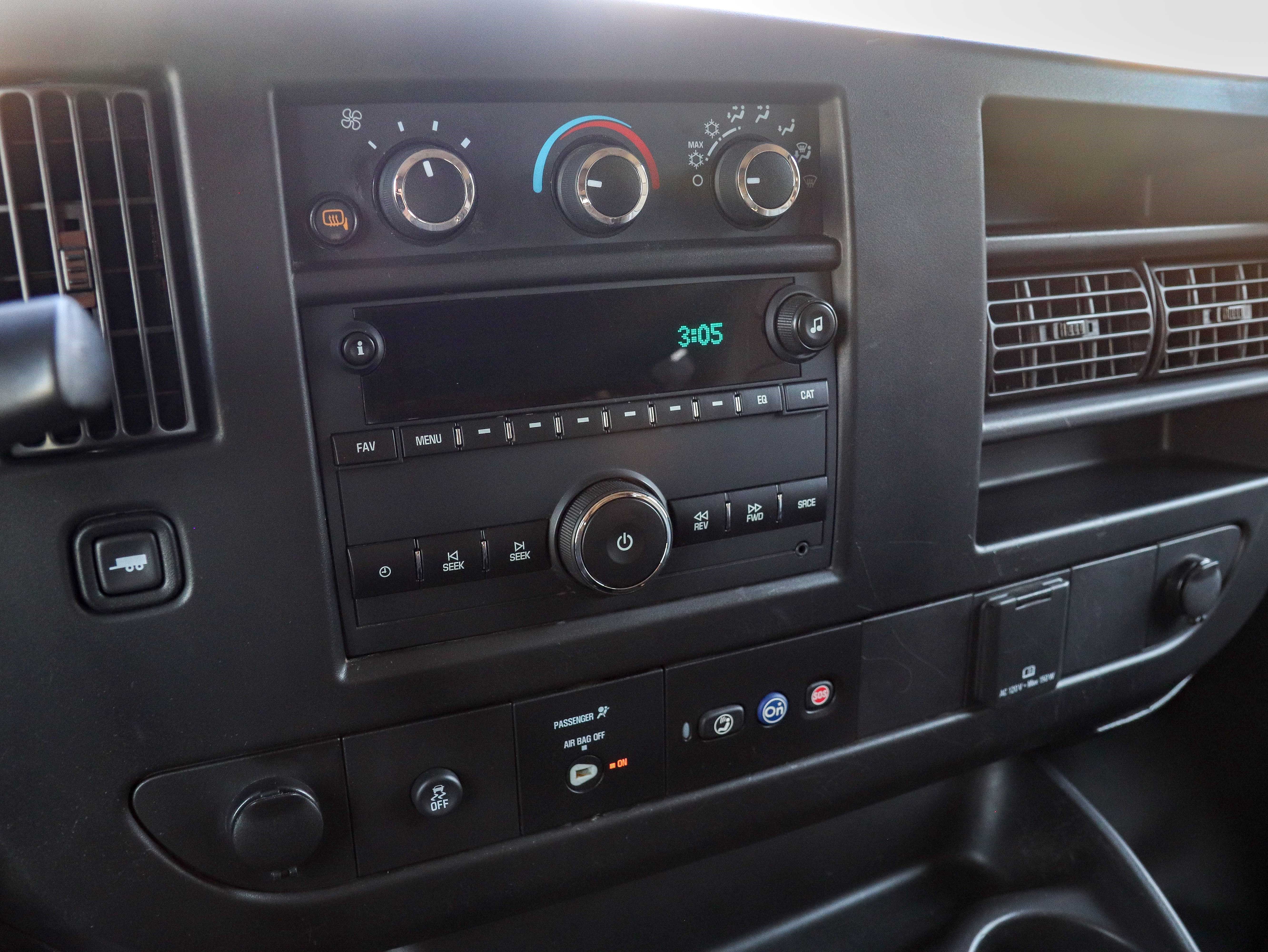 Used 2021 Chevrolet Express 3500 LS RWD image 18