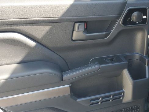 Certified 2025 Toyota 4Runner TRD Off-Road Premium image 43