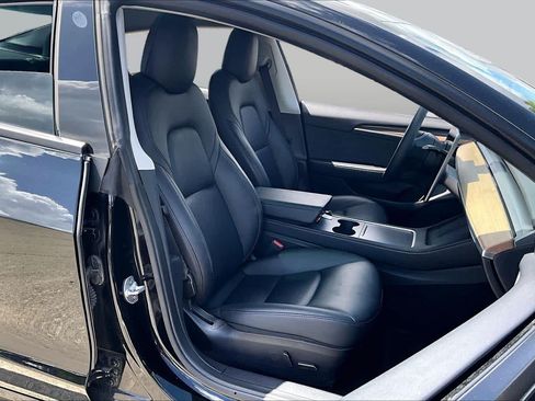 Used 2022 Tesla Model 3 Standard Range RWD image 8