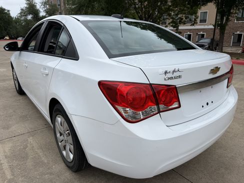 Used 2016 Chevrolet Cruze LS image 5
