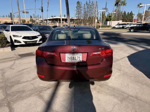 Used 2015 Acura ILX w/ Technology Package FWD image 4