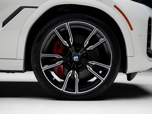 Used 2024 BMW X6 M60i image 40