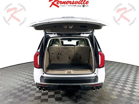 Used 2021 GMC Yukon Denali w/ Denali Premium Package image 30