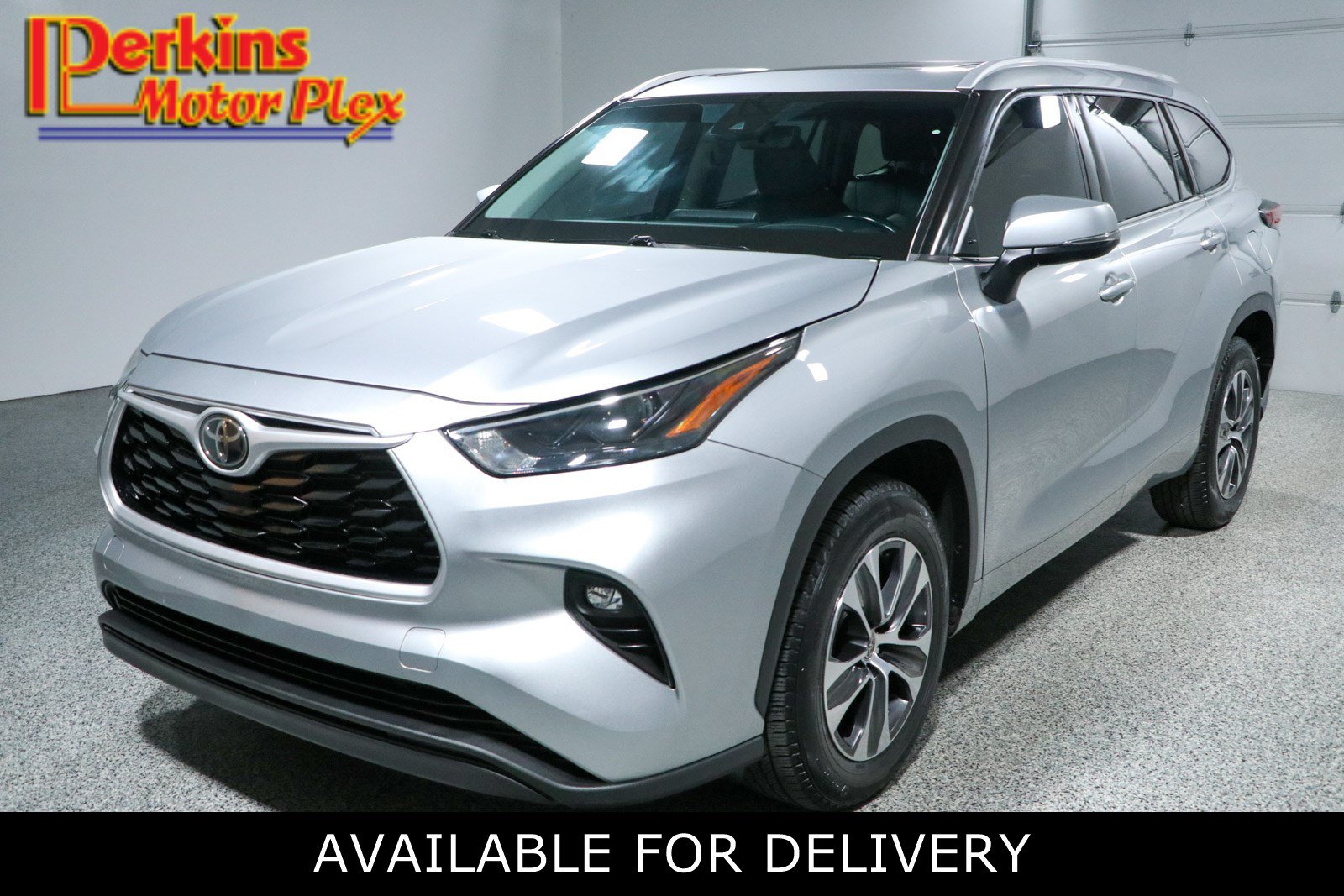 Used 2022 Toyota Highlander XLE FWD image 1