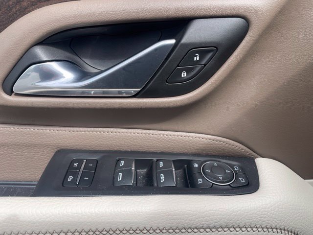 Used 2023 GMC Yukon XL Denali w/ Advanced Technology Package AWD/4WD image 7