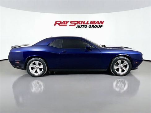 Used 2016 Dodge Challenger SXT image 11