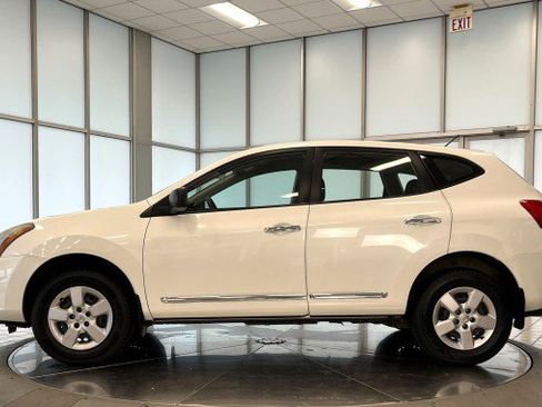 Used 2014 Nissan Rogue S image 4