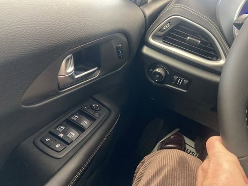 New 2026 Chrysler Pacifica Select image 25