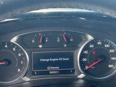 Used 2023 Chevrolet Traverse LT FWD image 19