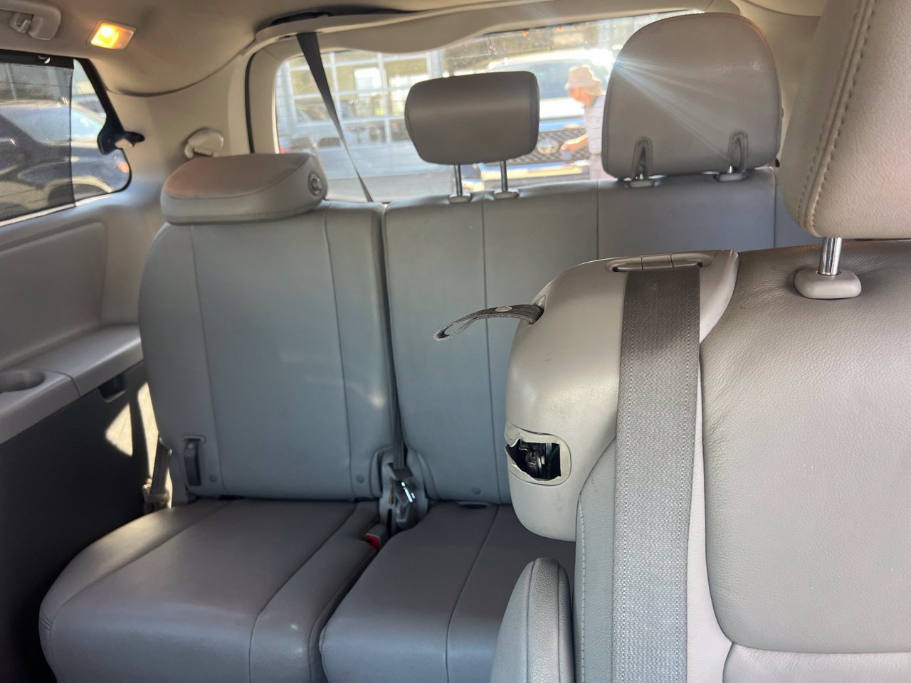 Used 2018 Toyota Sienna XLE w/ XLE Navigation Package FWD image 16