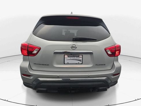 Used 2020 Nissan Pathfinder Platinum FWD image 9