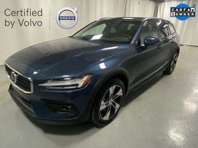 Certified 2025 Volvo V60 B5 Cross Country Plus