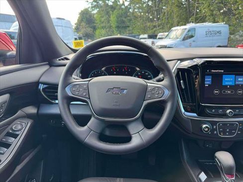 Used 2023 Chevrolet Traverse RS AWD/4WD image 23