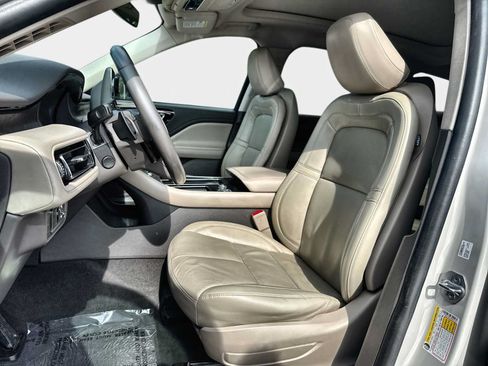 Used 2023 Lincoln Aviator Reserve RWD image 3