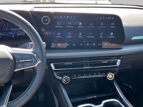 Used 2026 Chevrolet Traverse LT w/ Driver Confidence Package FWD image 7