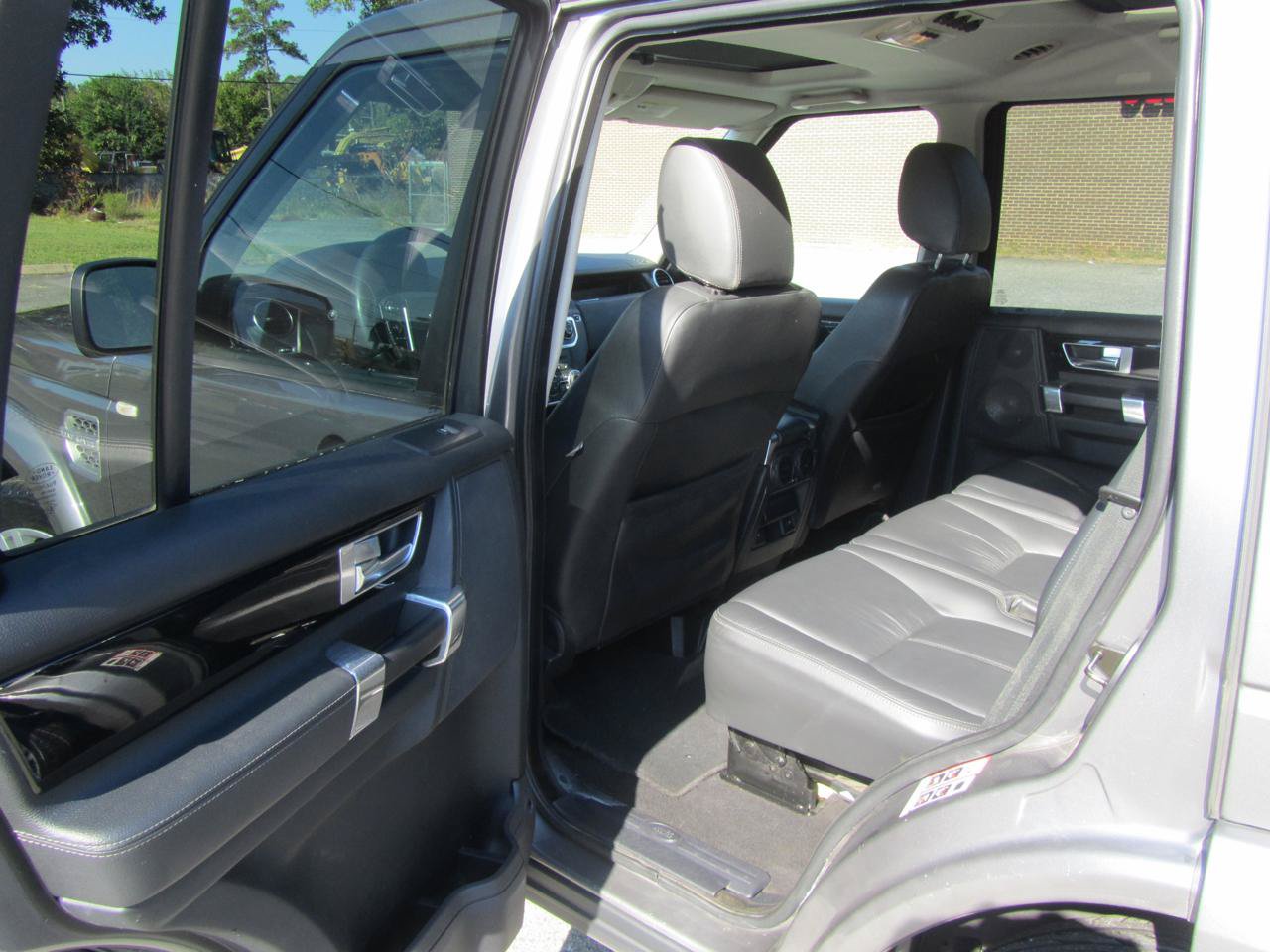 Used 2011 Land Rover LR4 HSE LUX AWD/4WD image 19