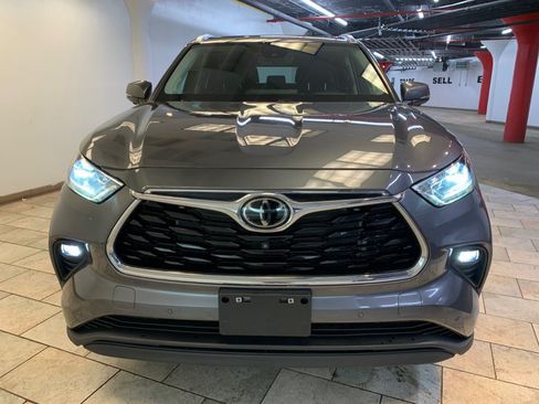 Used 2023 Toyota Highlander Limited AWD/4WD image 5