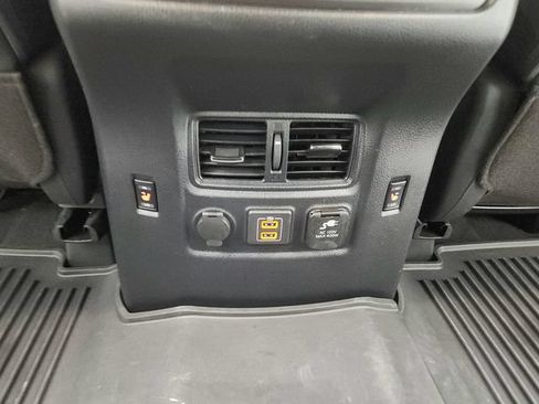 Used 2024 Nissan Titan PRO-4X w/ Pro-4x Convenience Package AWD/4WD image 36
