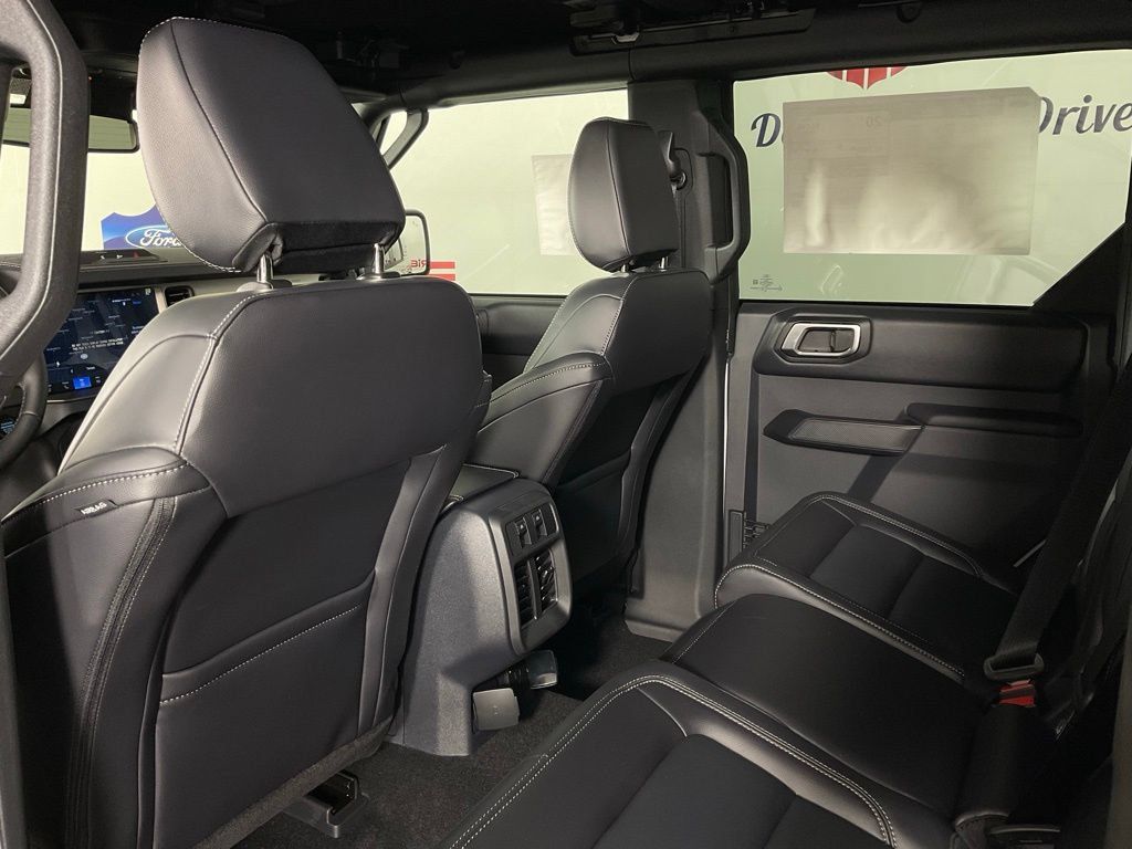 New 2026 Ford Bronco Outer Banks AWD/4WD image 15