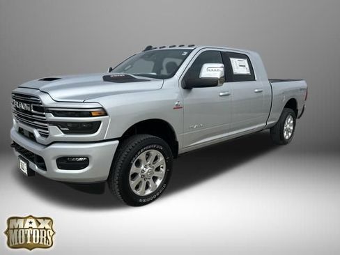 New 2026 RAM 2500 Laramie AWD/4WD image 3