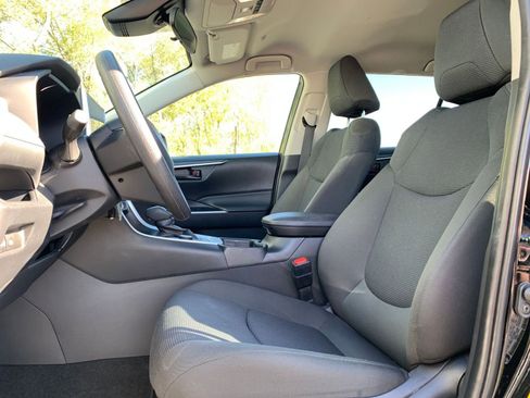 Used 2025 Toyota RAV4 LE image 25