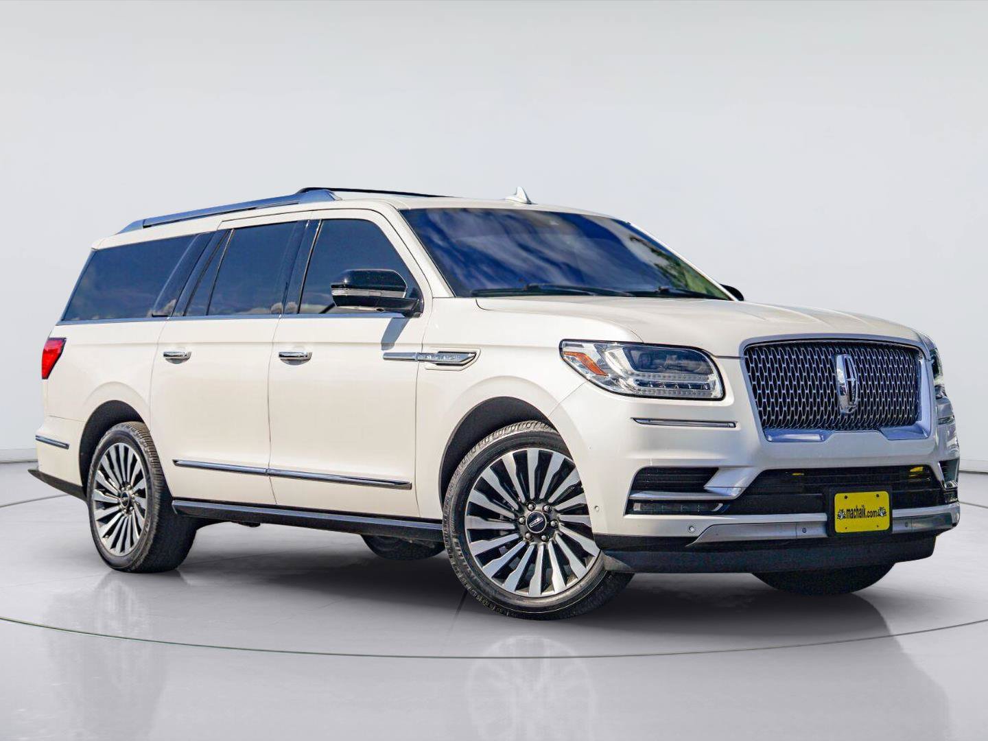 Used 2019 Lincoln Navigator L Select w/ Technology Package RWD image 1