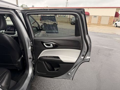 Used 2023 Jeep Compass Limited AWD/4WD image 15