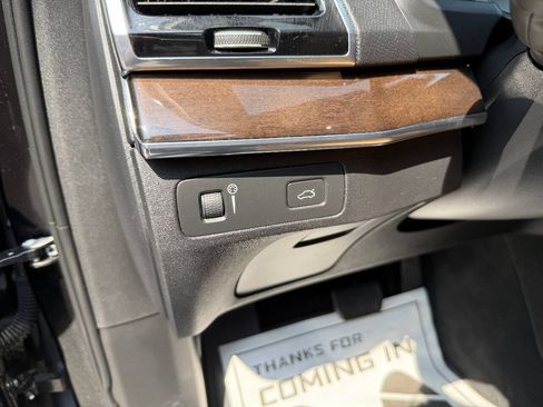Used 2016 Volvo XC90 T6 Momentum w/ Momentum Plus Package AWD/4WD image 19
