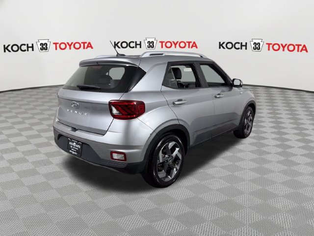Used 2024 Hyundai Venue SEL FWD image 8