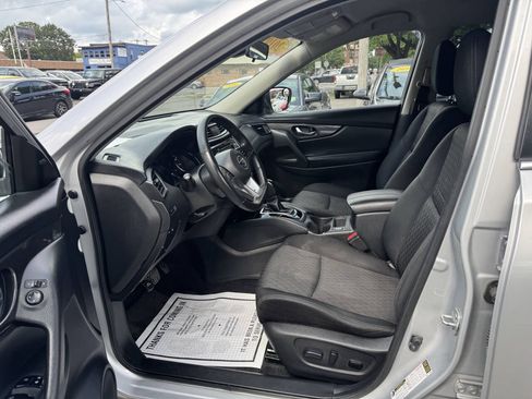 Used 2019 Nissan Rogue SV AWD/4WD image 6