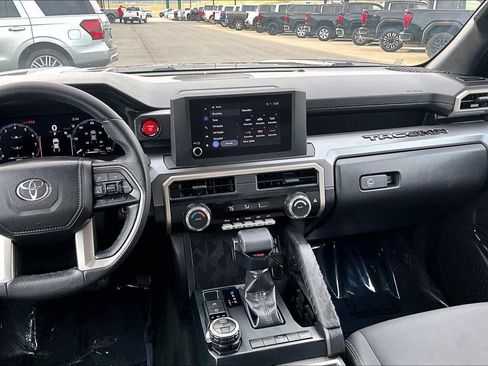Used 2025 Toyota Tacoma TRD Off-Road image 6
