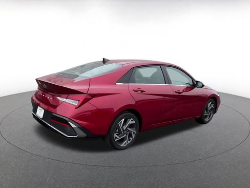 Used 2025 Hyundai Elantra SEL image 15