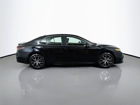 Used 2023 Toyota Camry SE image 6