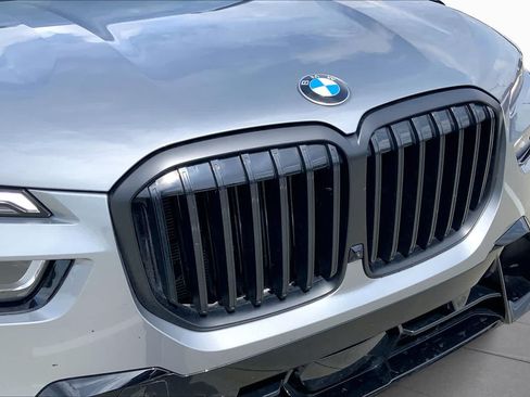Used 2026 BMW X7 xDrive40i w/ M Sport Package AWD/4WD image 29