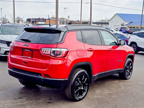 Used 2024 Jeep Compass Latitude w/ Sun and Sound Group image 20